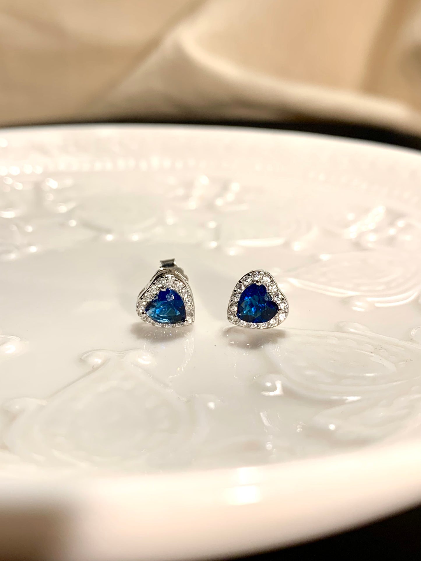 Arete Stud Corazón Azul