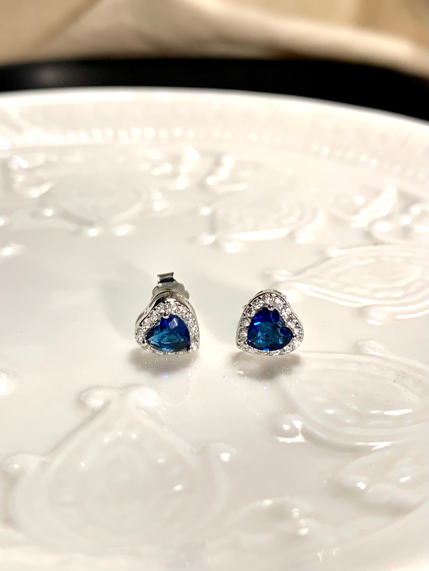 Arete Stud Corazón Azul