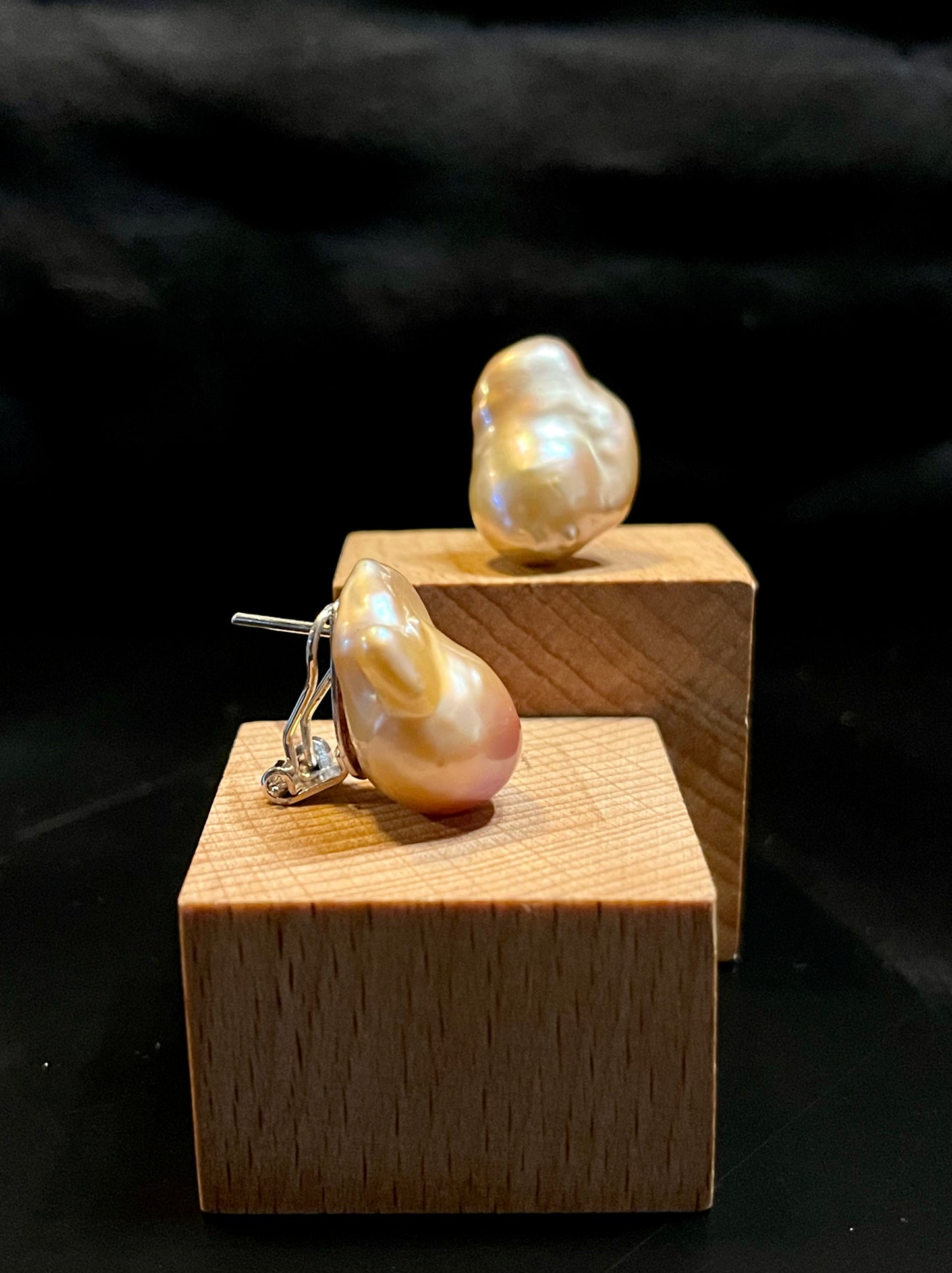 Arete Omega Perla Barroca Peach