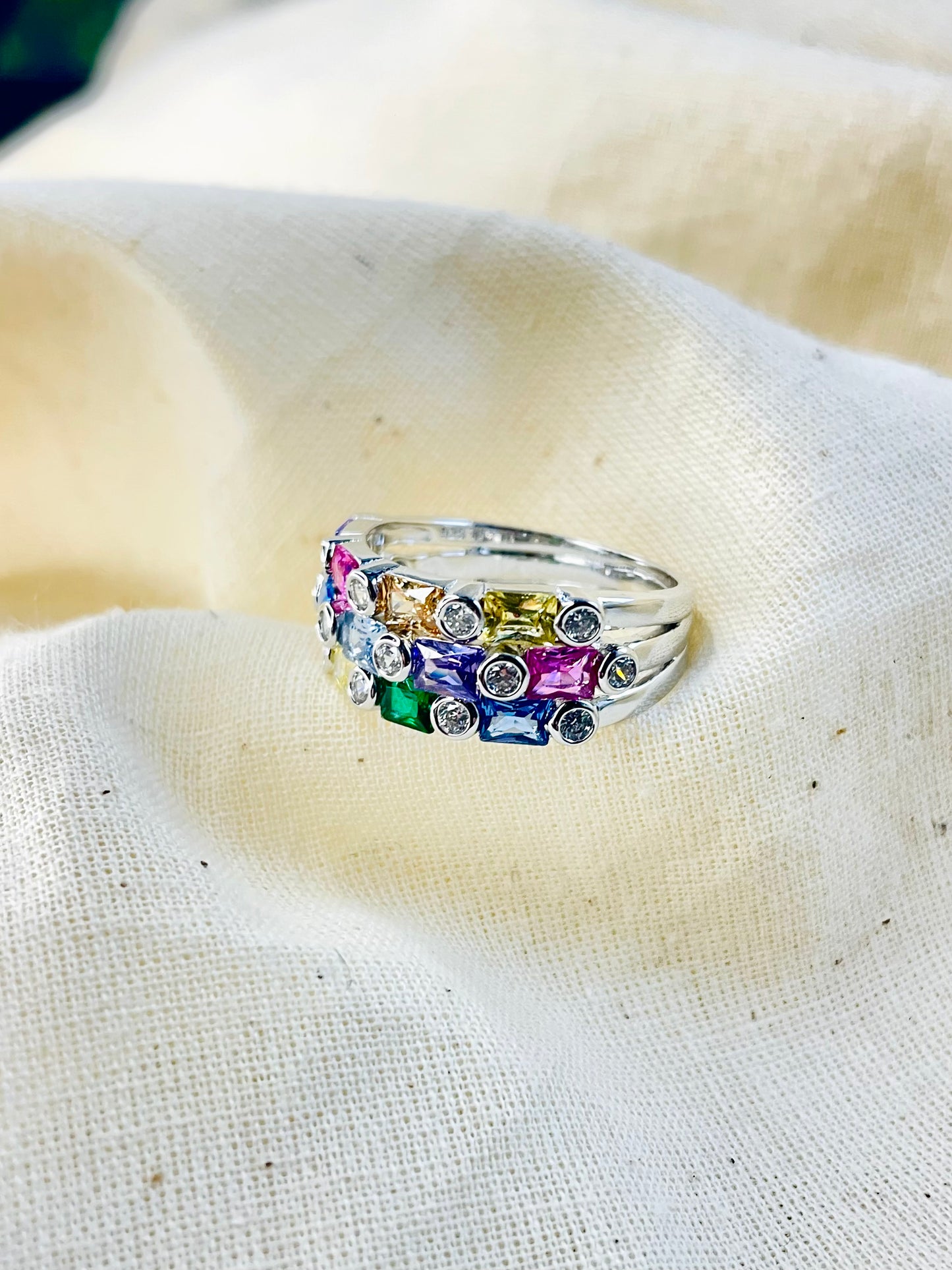 Anillo Zircones Colores